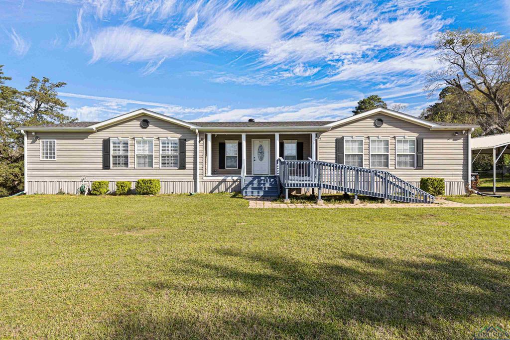 403 Holloway, Big Sandy, TX 75755