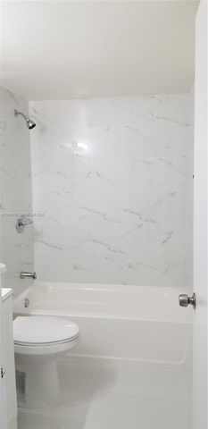 14155 SW 87th St E201, Miami, FL 33183