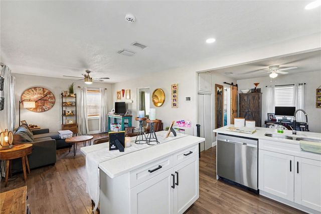 4127 6TH AVENUE, St Petersburg, FL 33713