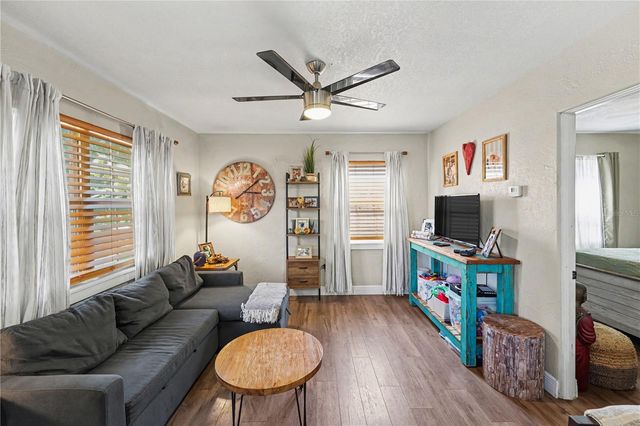 4127 6TH AVENUE, St Petersburg, FL 33713