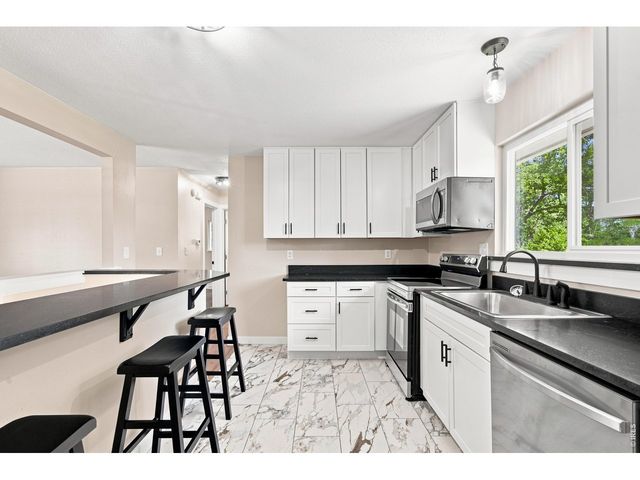 1824 24th Ave Ct, Greeley, CO 80634