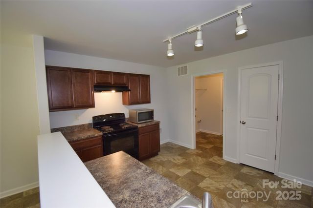 9721 Castle Terrace Court, Charlotte, NC 28215