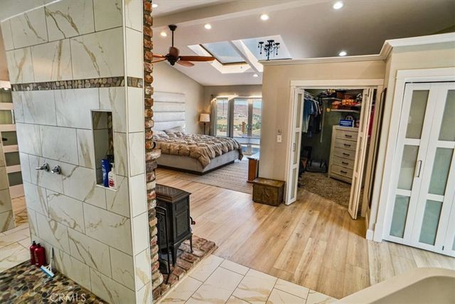 40005 92nd Street W, Leona Valley, CA 93551