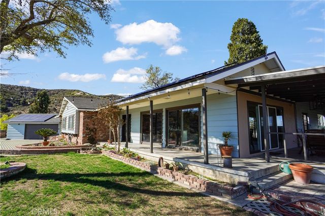40005 92nd Street W, Leona Valley, CA 93551