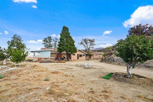 40005 92nd Street W, Leona Valley, CA 93551