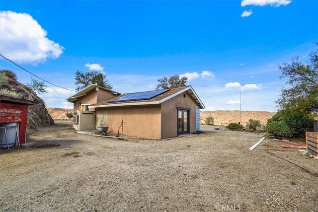 40005 92nd Street W, Leona Valley, CA 93551