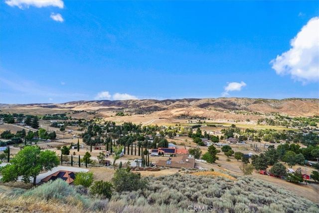 40005 92nd Street W, Leona Valley, CA 93551