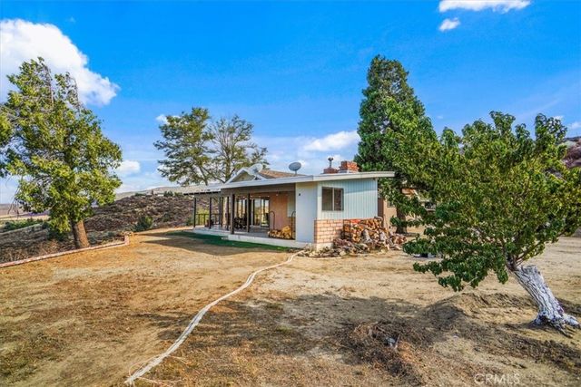 40005 92nd Street W, Leona Valley, CA 93551