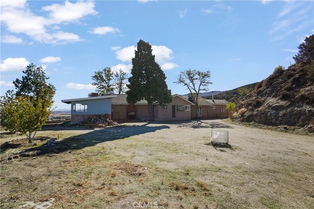 40005 92nd Street W, Leona Valley, CA 93551