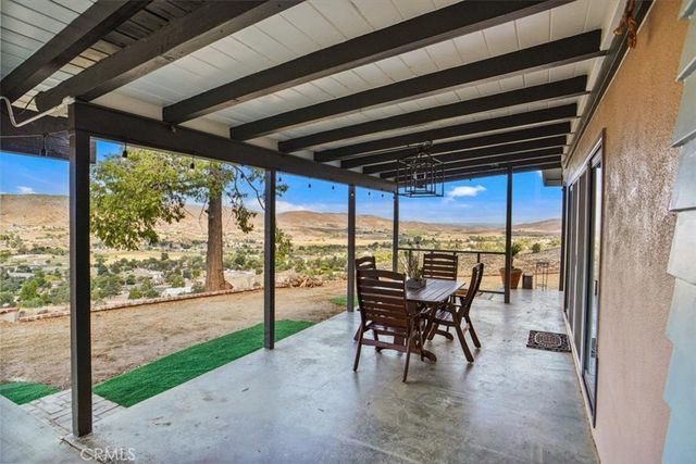 40005 92nd Street W, Leona Valley, CA 93551