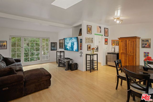 8011 Padre Lane, Los Angeles, CA 90046