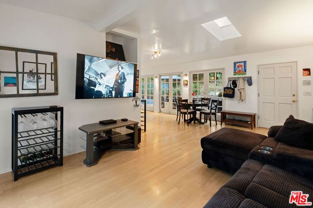 8011 Padre Lane, Los Angeles, CA 90046