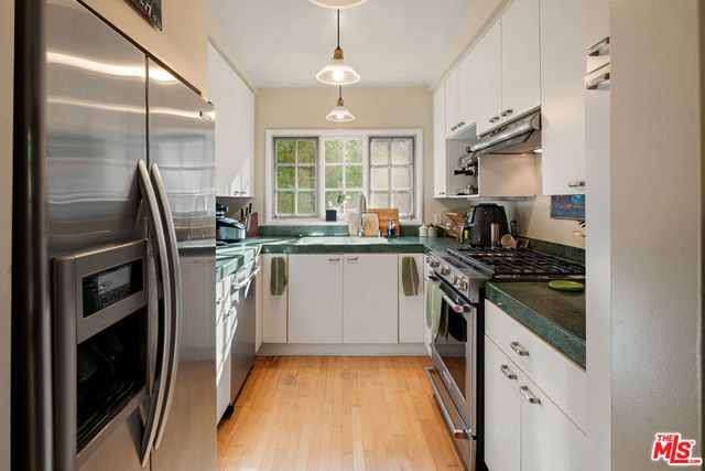 8011 Padre Lane, Los Angeles, CA 90046
