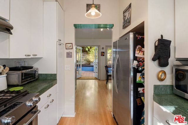 8011 Padre Lane, Los Angeles, CA 90046