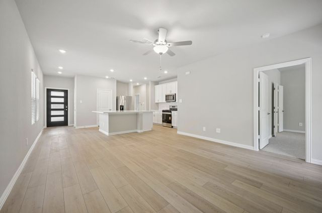 518 Clover Creek Drive, Mckinney, TX 75071