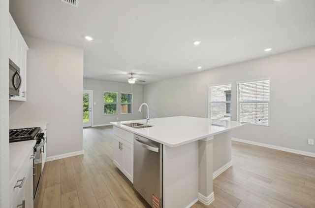 518 Clover Creek Drive, Mckinney, TX 75071