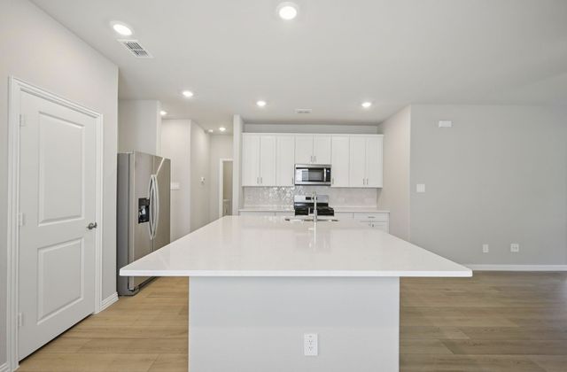 518 Clover Creek Drive, Mckinney, TX 75071