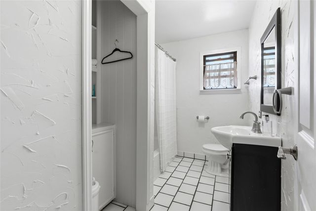 9213 Wilson Road, Pilot Point, TX 76258