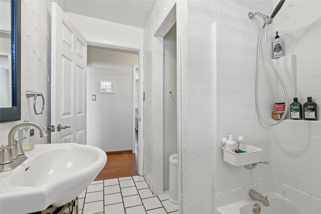 9213 Wilson Road, Pilot Point, TX 76258