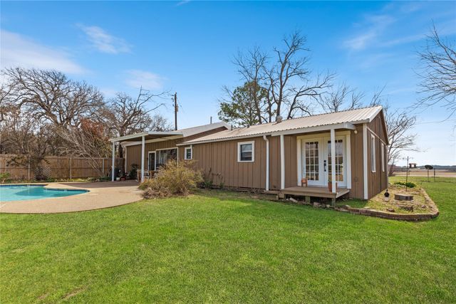 9213 Wilson Road, Pilot Point, TX 76258