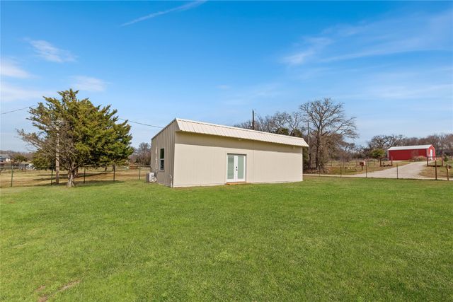 9213 Wilson Road, Pilot Point, TX 76258