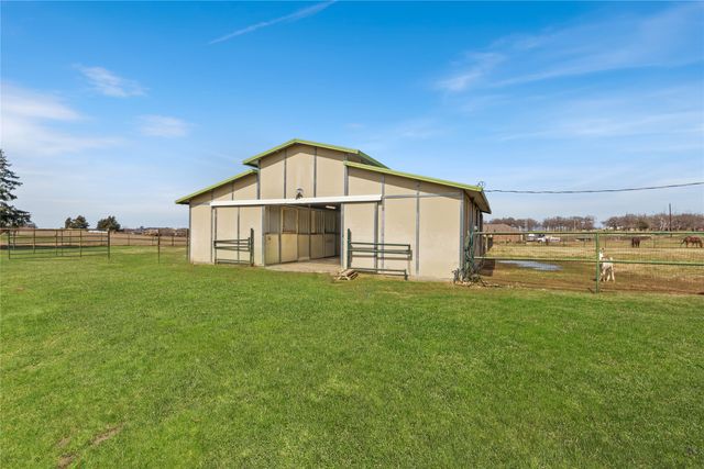 9213 Wilson Road, Pilot Point, TX 76258