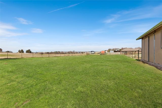 9213 Wilson Road, Pilot Point, TX 76258