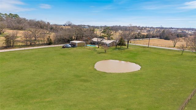 9213 Wilson Road, Pilot Point, TX 76258