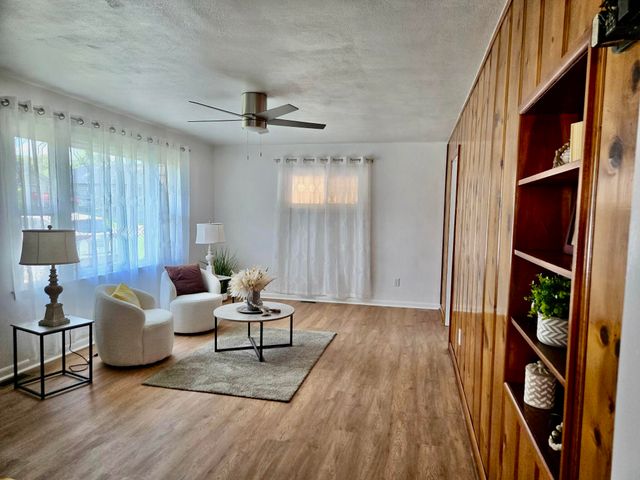 105 Kentucky Avenue, Somerset, KY 42501