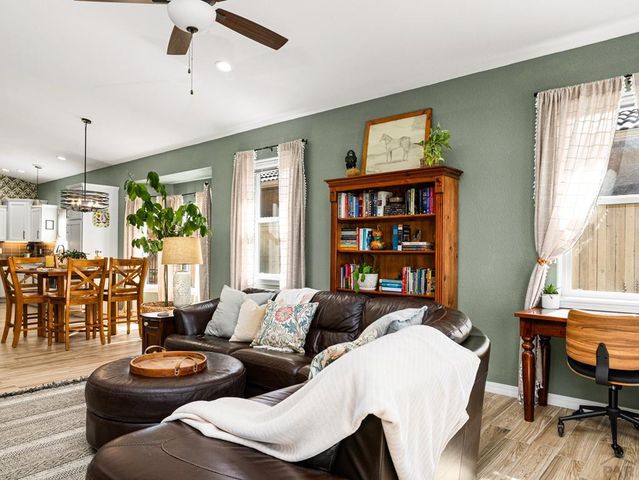 803 Thorncrest Dr, Pueblo, CO 81005