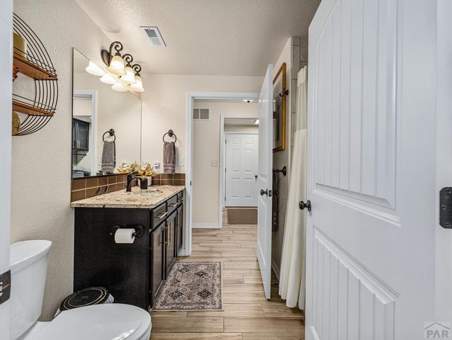 803 Thorncrest Dr, Pueblo, CO 81005