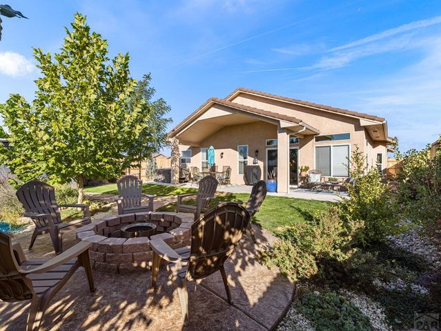 803 Thorncrest Dr, Pueblo, CO 81005