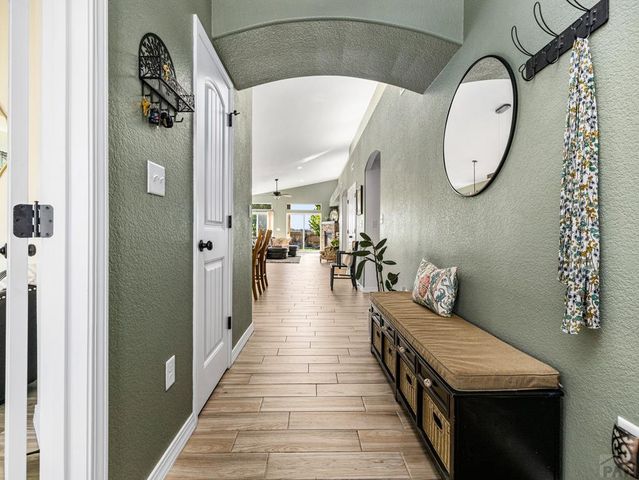 803 Thorncrest Dr, Pueblo, CO 81005