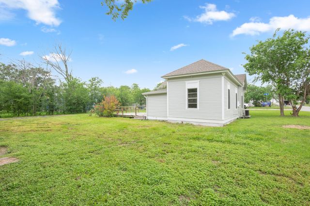 104 W Hall ST, Pflugerville, TX 78660