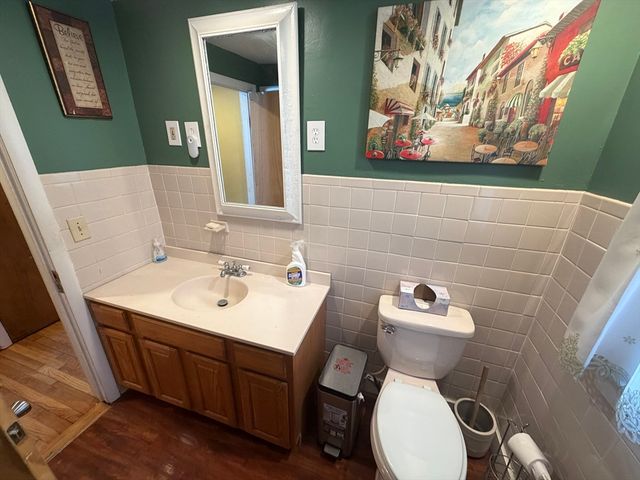 845 Stafford St, Leicester, MA 01542