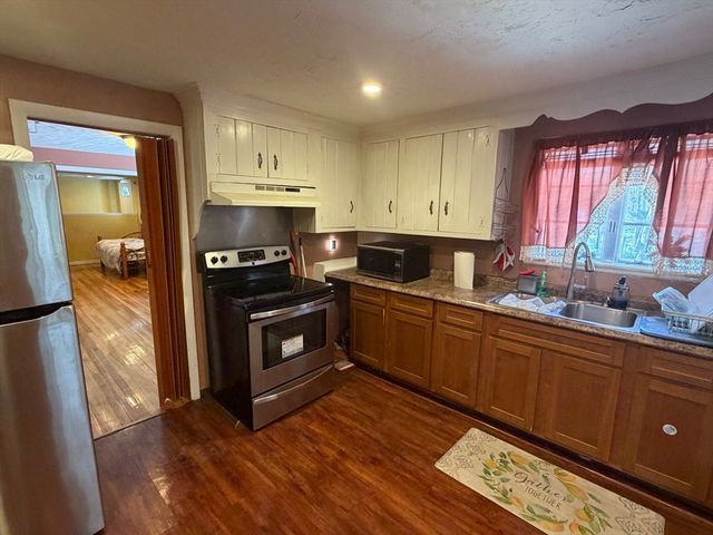 845 Stafford St, Leicester, MA 01542