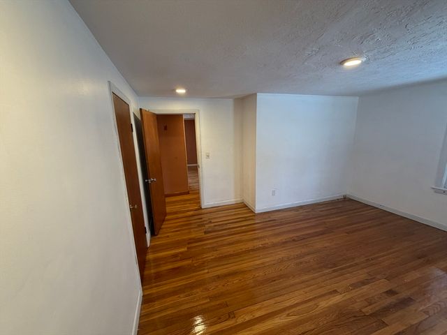 845 Stafford St, Leicester, MA 01542