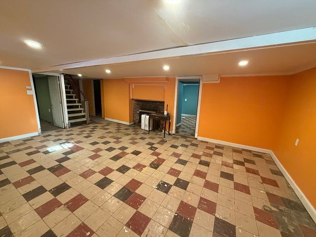 845 Stafford St, Leicester, MA 01542