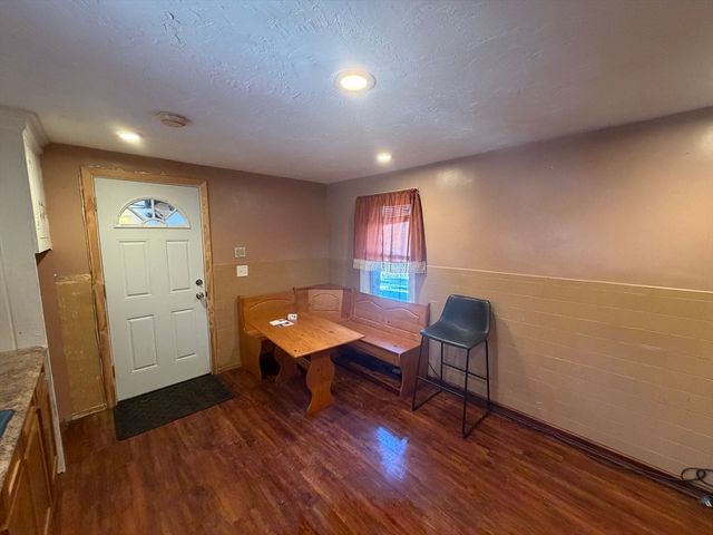 845 Stafford St, Leicester, MA 01542