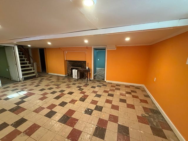 845 Stafford St, Leicester, MA 01542
