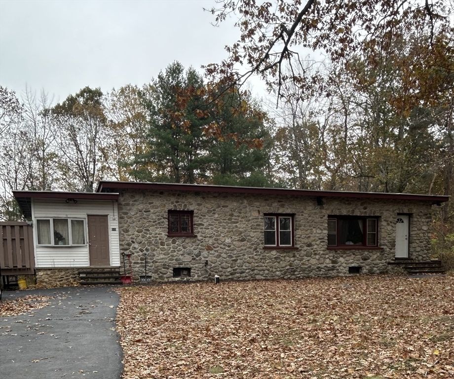 845 Stafford St, Leicester, MA 01542