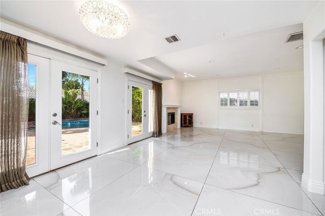 19314 Yolie, Tarzana, CA 91356