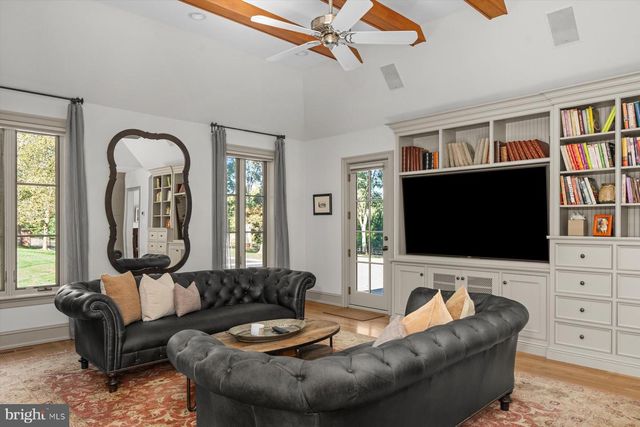 6220 SHEAFF LN, Fort Washington, PA 19034