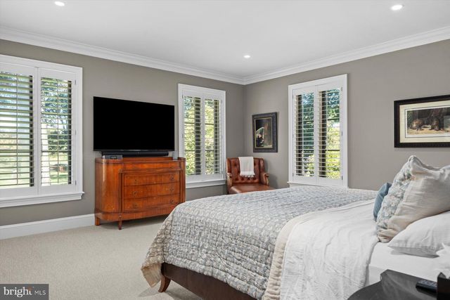 6220 SHEAFF LN, Fort Washington, PA 19034