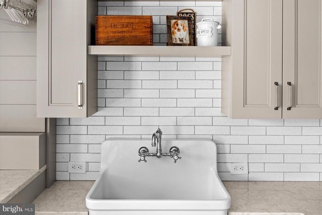 6220 SHEAFF LN, Fort Washington, PA 19034