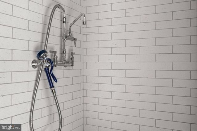 6220 SHEAFF LN, Fort Washington, PA 19034