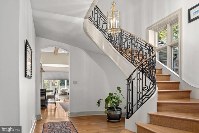 6220 SHEAFF LN, Fort Washington, PA 19034