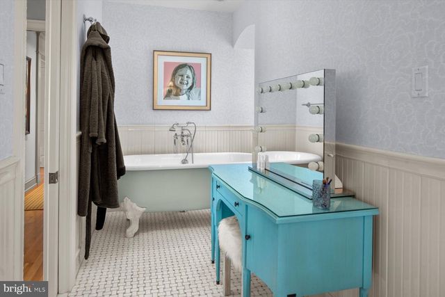 6220 SHEAFF LN, Fort Washington, PA 19034