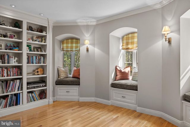 6220 SHEAFF LN, Fort Washington, PA 19034