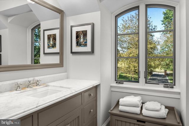 6220 SHEAFF LN, Fort Washington, PA 19034